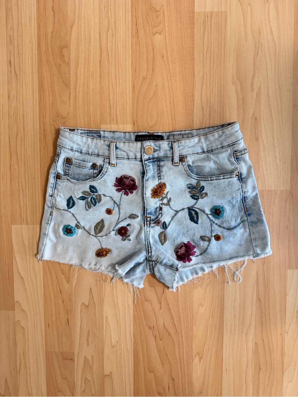 Aeropostale Embroidered Floral Denim Shorts - Women 10